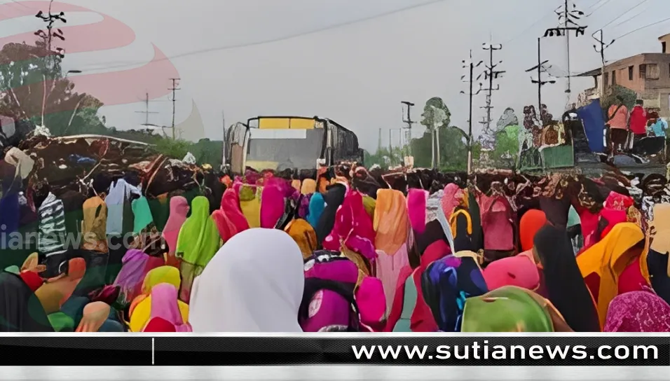 ভালুকায় বেতনের দাবিতে শ্রমিকদের মহাসড়ক অবরোধ